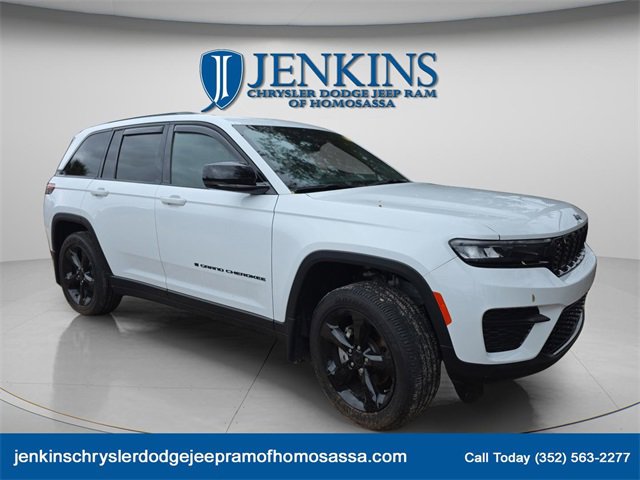 Used 2024 Jeep Grand Cherokee Altitude image 7