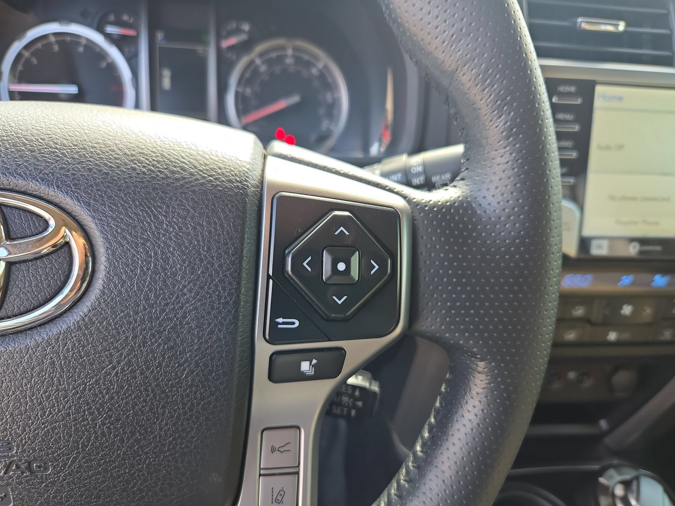 Used 2024 Toyota 4Runner Limited AWD/4WD image 22