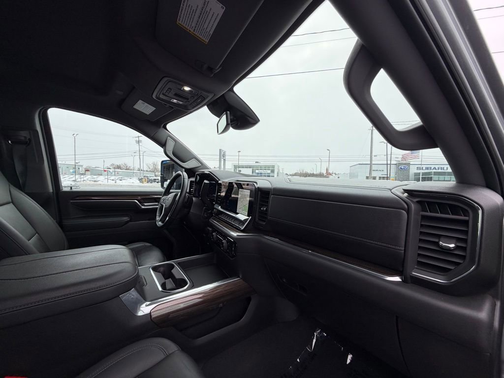 Used 2025 Chevrolet Silverado 2500 LT w/ Trail Boss Package image 13