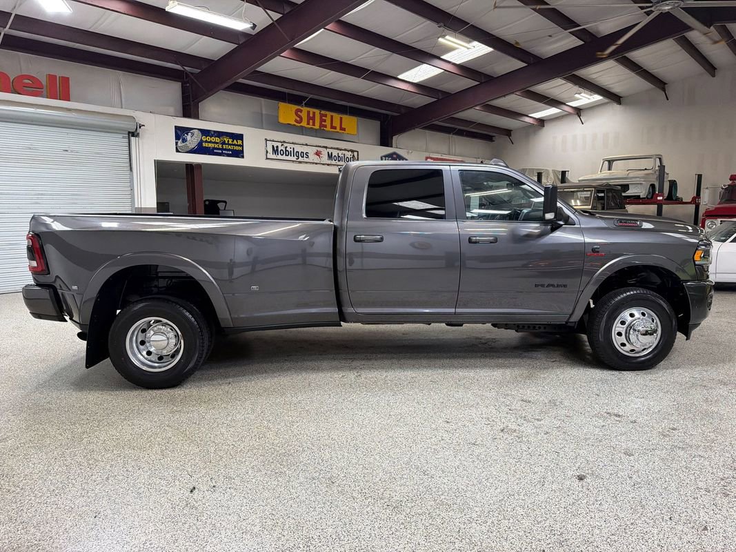 Used 2022 RAM 3500 Laramie w/ Night Edition AWD/4WD image 9