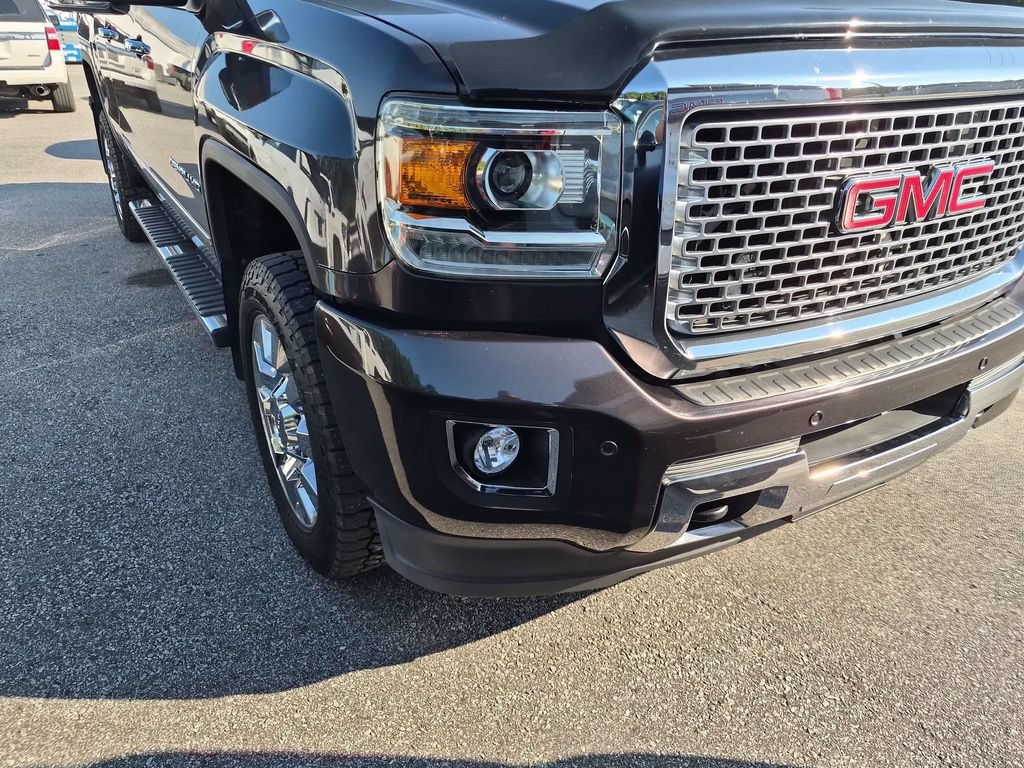 Used 2016 GMC Sierra 2500 Denali w/ Duramax Plus Package AWD/4WD image 14