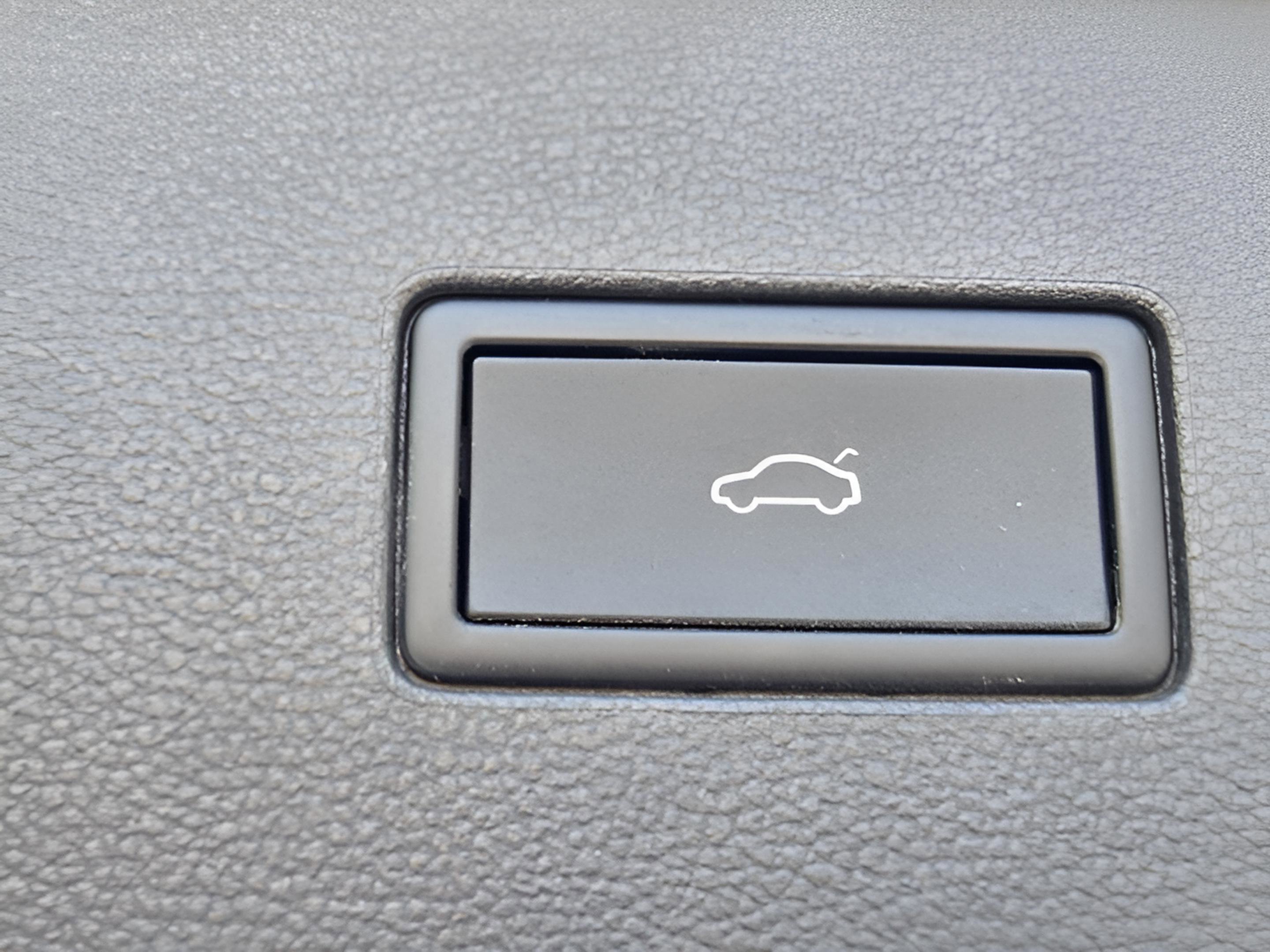 Used 2024 Volkswagen Atlas Peak Edition SEL image 27