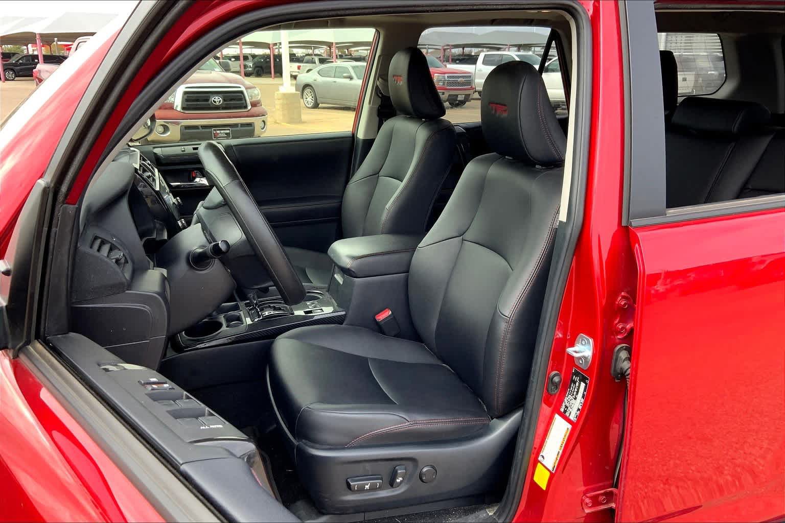 Certified 2021 Toyota 4Runner Venture w/ Moonroof Package AWD/4WD image 8