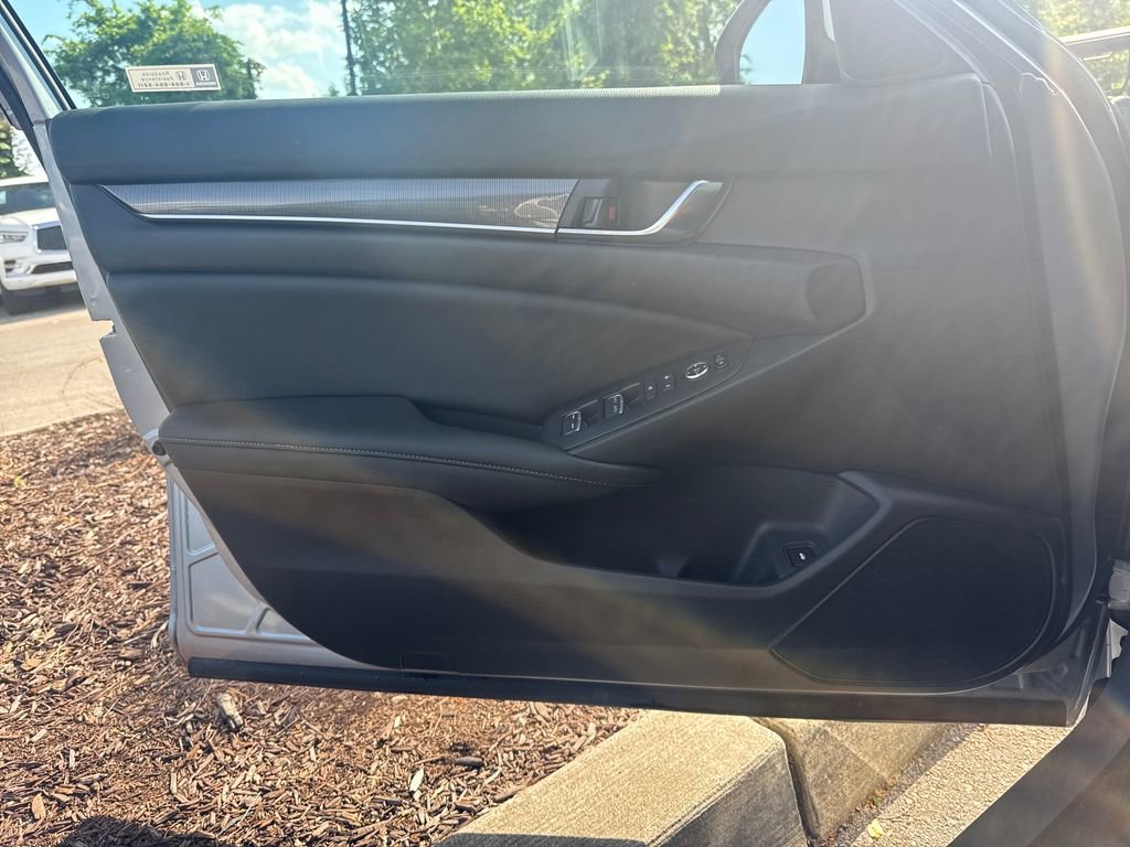Used 2019 Honda Accord Sport image 10