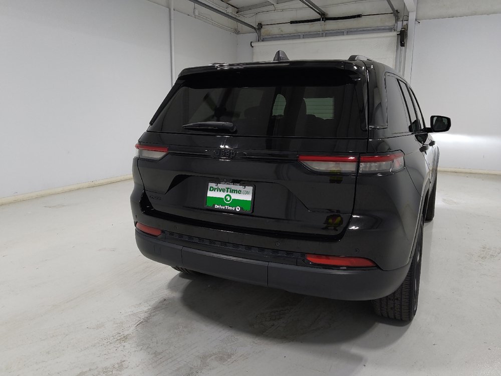 Used 2022 Jeep Grand Cherokee Altitude AWD/4WD image 7