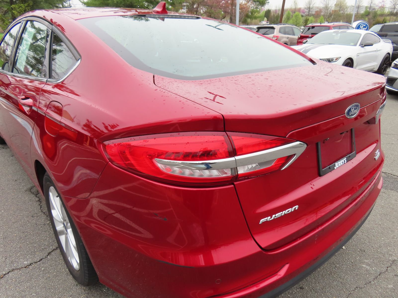 Used 2019 Ford Fusion SE image 10