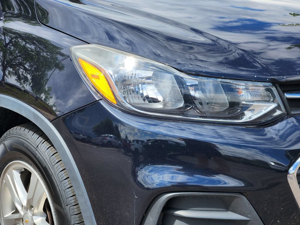 Used 2021 Chevrolet Trax LS w/ Tint and Cruise Package FWD image 28