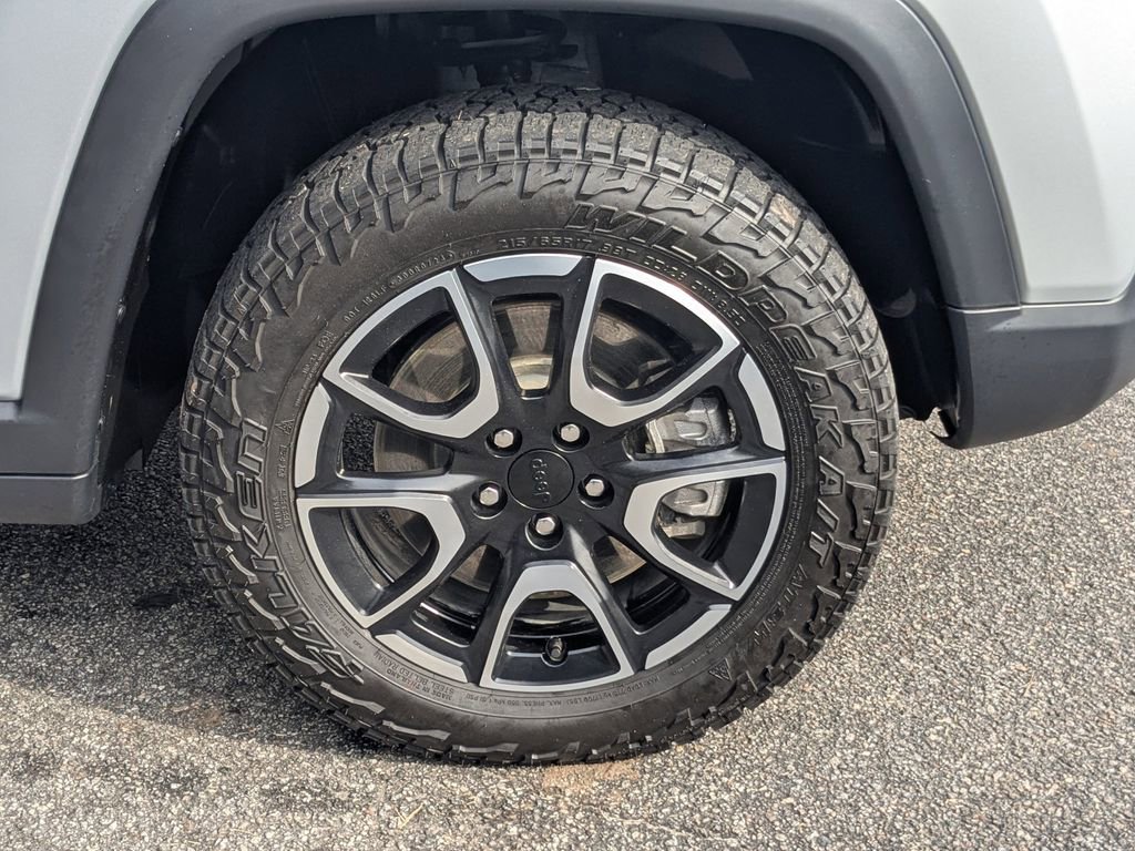 Used 2024 Jeep Compass Trailhawk image 11