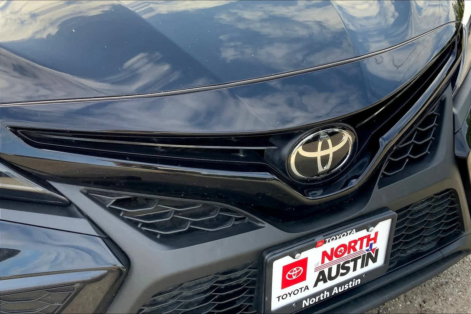 Used 2021 Toyota Camry SE FWD image 29