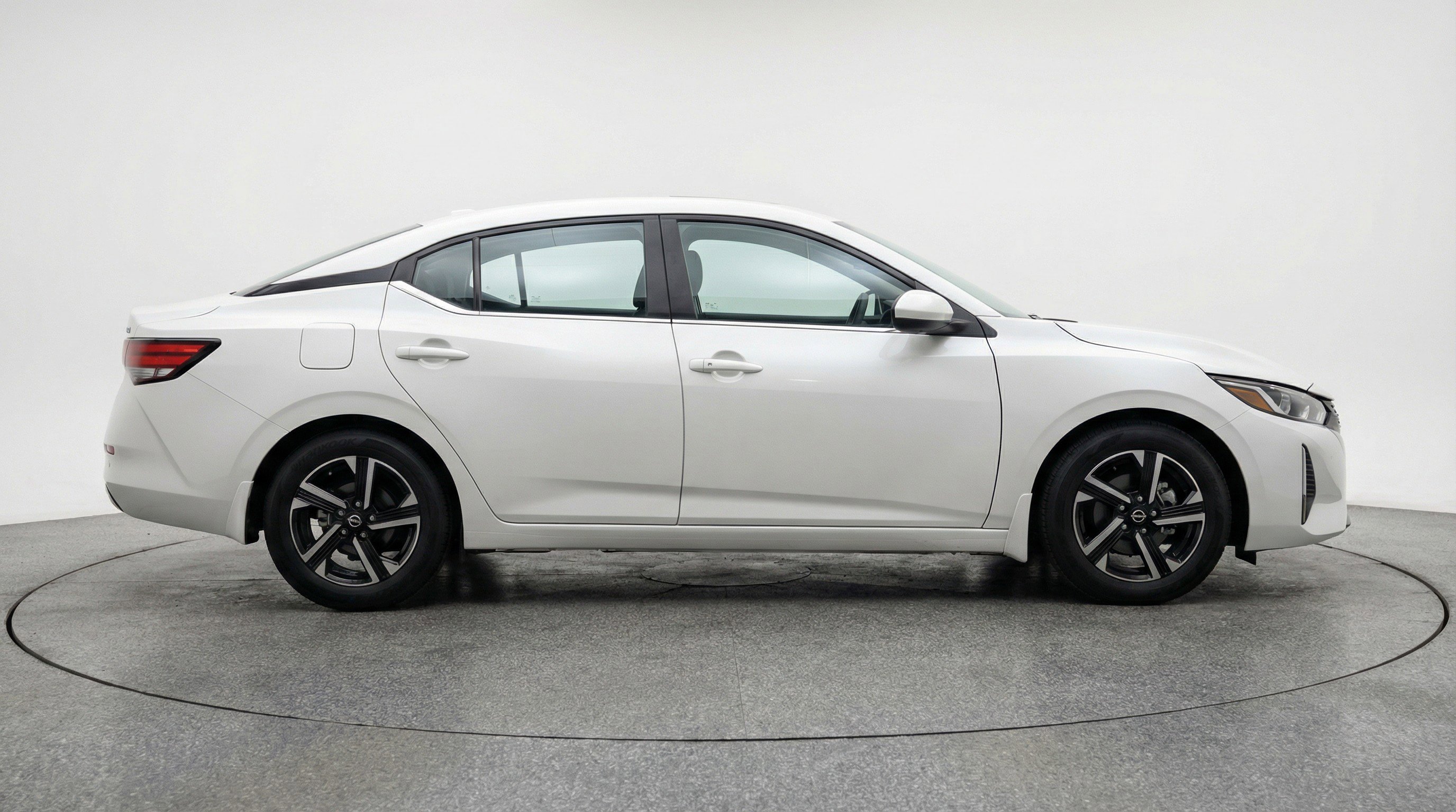 Used 2025 Nissan Sentra SV image 11