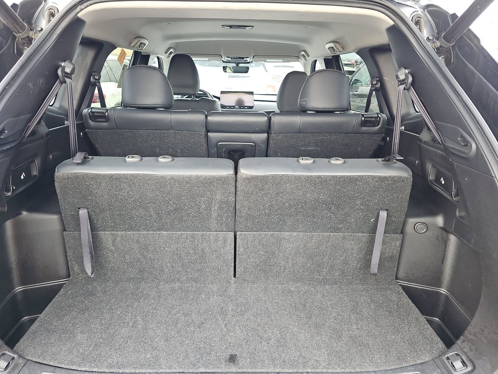 Used 2025 Mitsubishi Outlander SE image 6