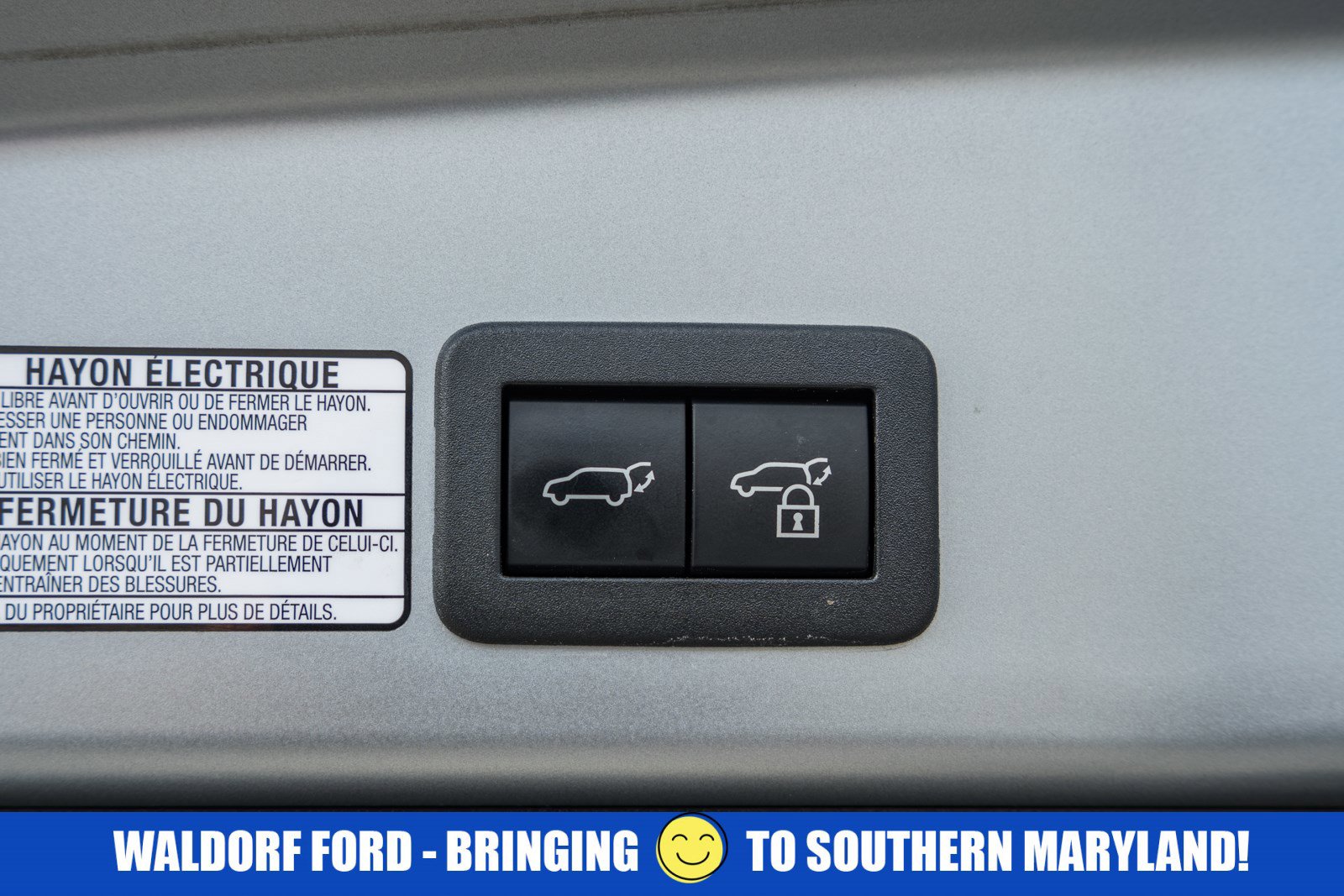 Used 2023 Toyota Corolla Cross XLE w/ Convenience Package image 12