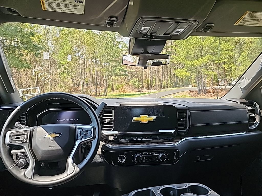 Used 2024 Chevrolet Silverado 1500 LT image 12