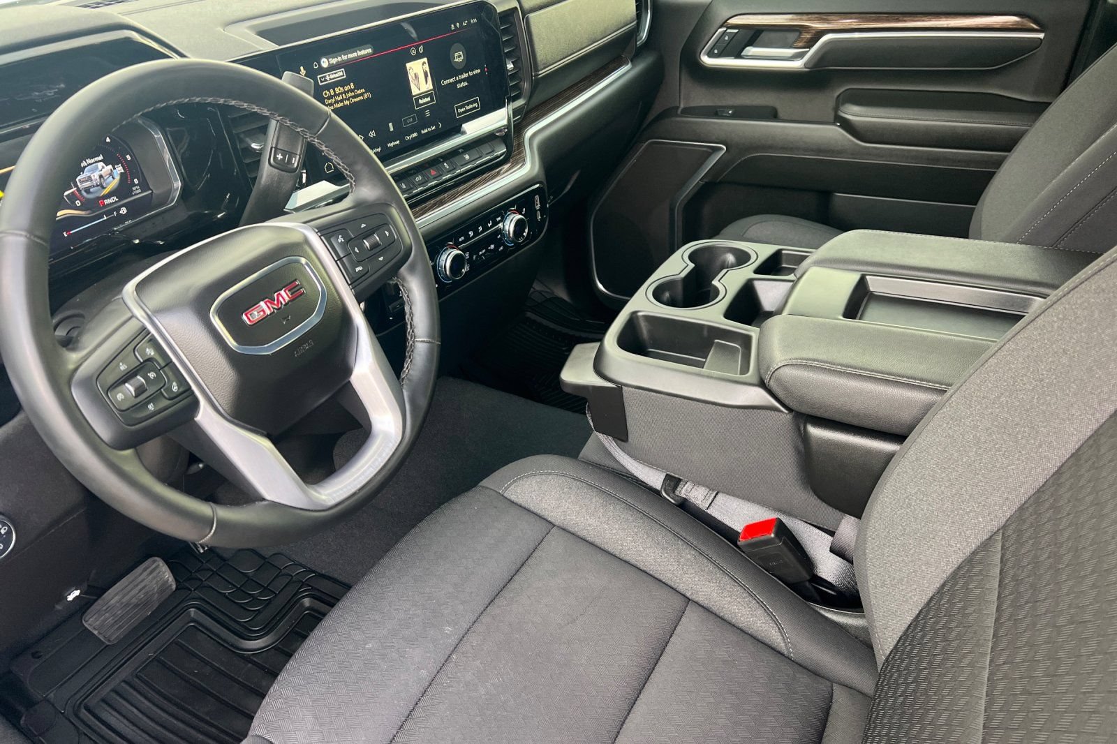 Used 2025 GMC Sierra 2500 SLE w/ SLE Value Package; AWD/4WD image 7