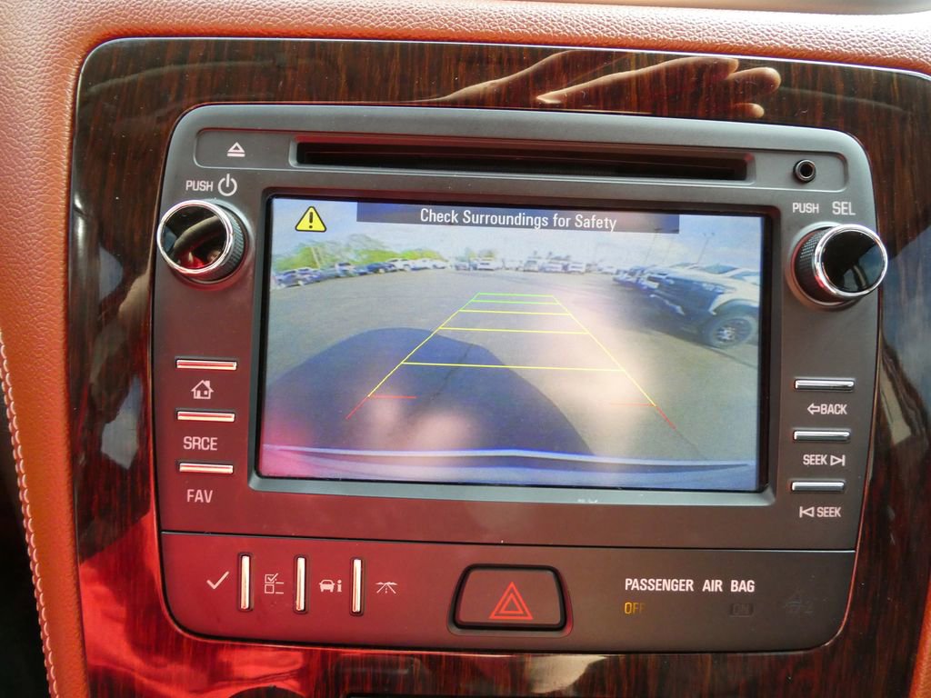 Used 2017 Chevrolet Traverse LT w/ Style and Technology Package FWD image 31