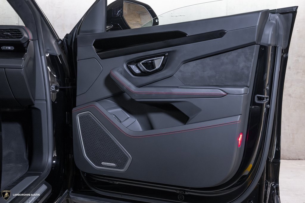 Used 2024 Lamborghini Urus S image 44