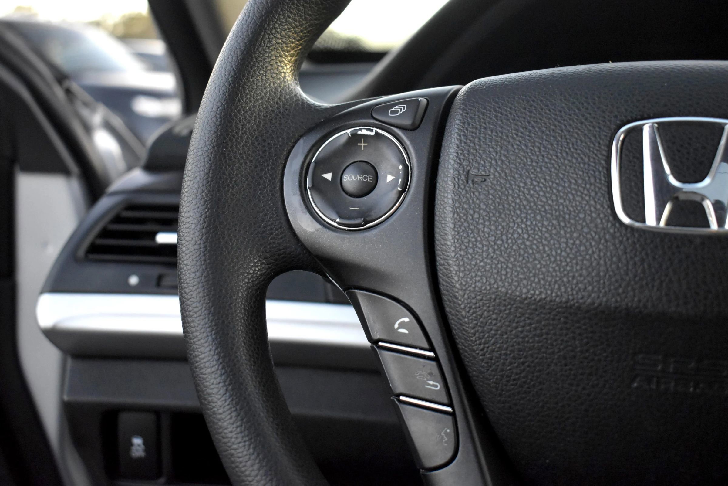 Used 2014 Honda Crosstour EX image 19