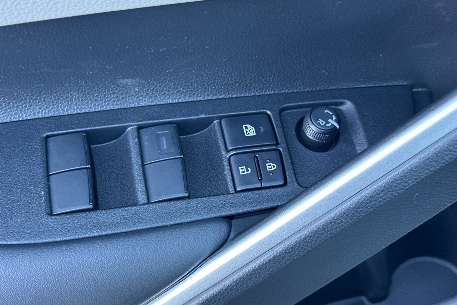 New 2026 Toyota Corolla Cross L FWD image 19