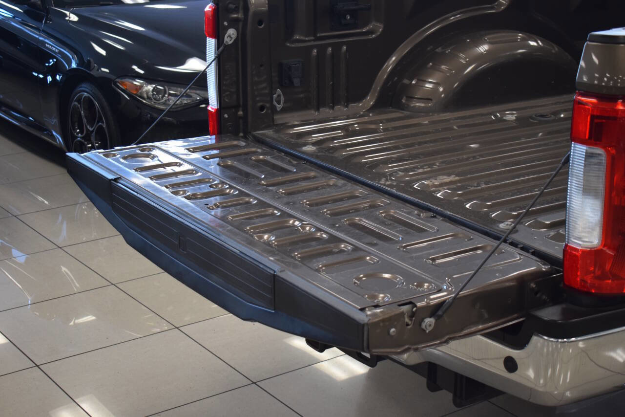 Used 2017 Ford F350 XLT w/ XLT Premium Package image 24