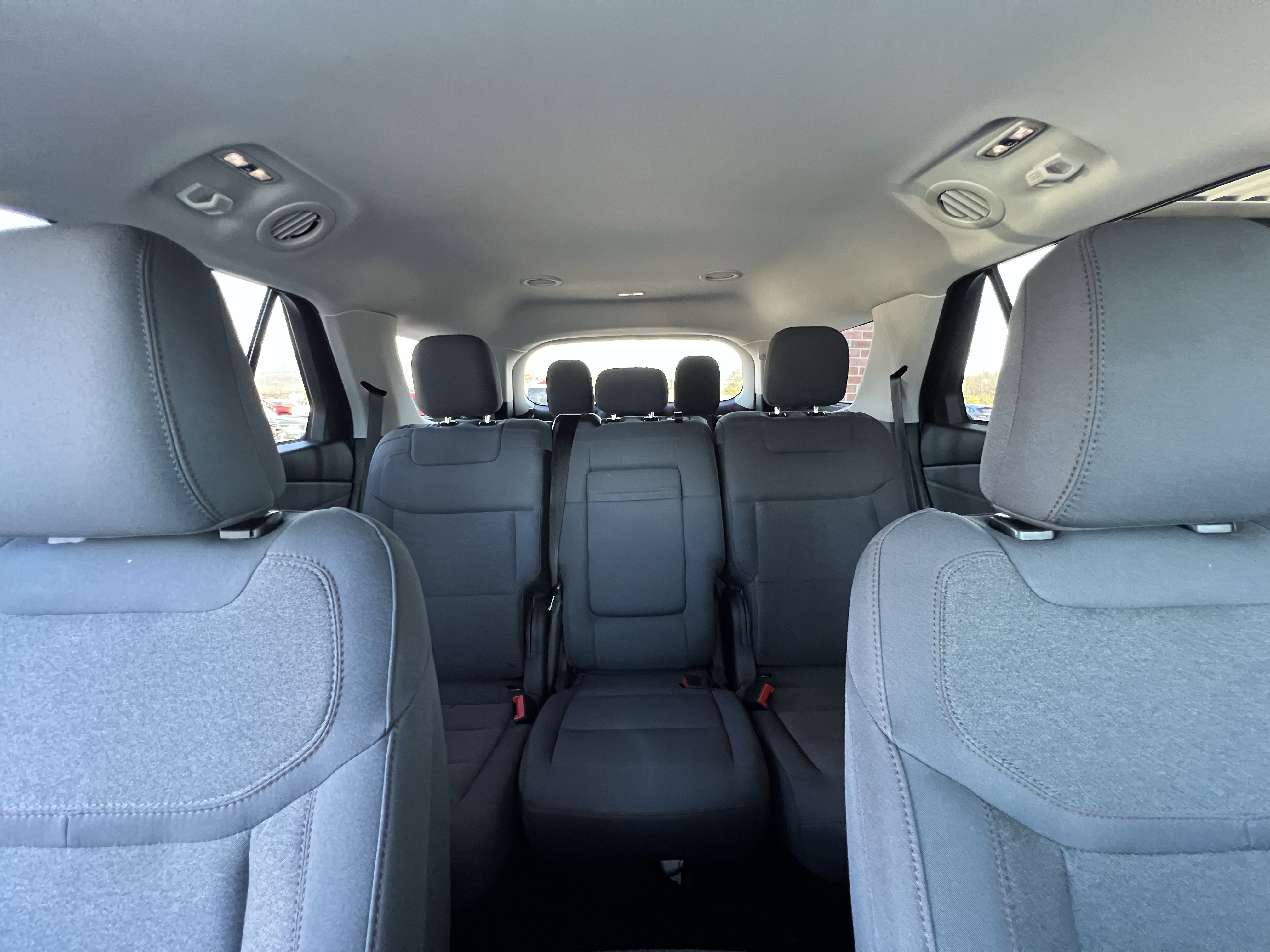 Used 2025 Ford Explorer Active AWD/4WD image 13