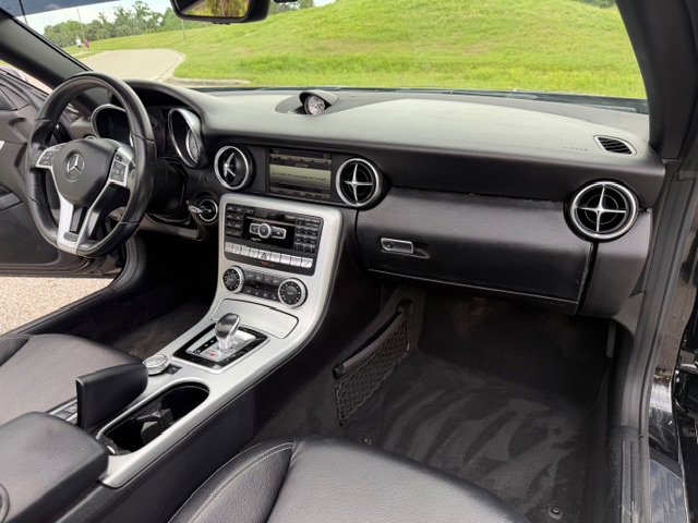 Used 2016 Mercedes-Benz SLK 300 w/ Premium 2 Package image 17