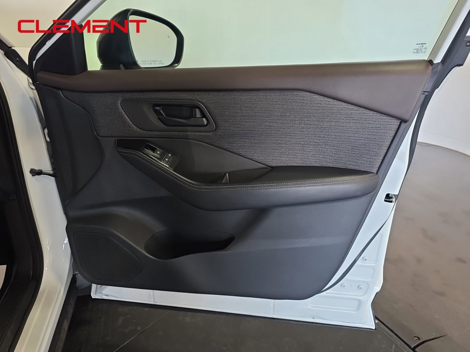 Used 2021 Nissan Rogue S image 32