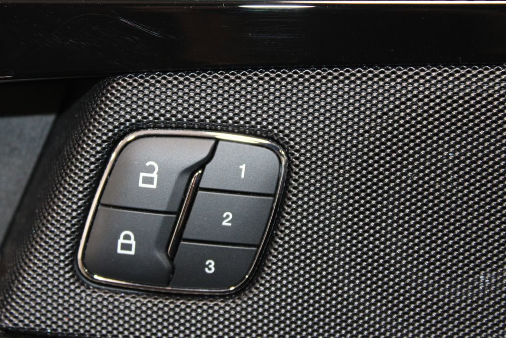 Used 2022 Lincoln Nautilus Reserve w/ Equipment Group 201A image 29