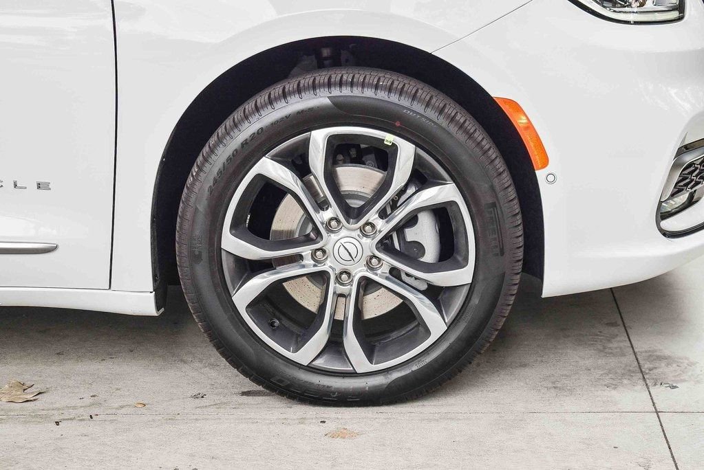 New 2026 Chrysler Pacifica Pinnacle w/ Trailer Tow Group image 10