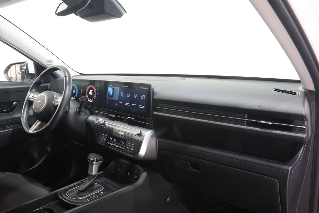 Used 2025 Hyundai Kona SEL FWD image 14