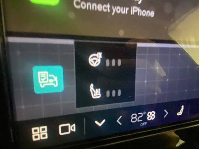 Certified 2025 Volvo XC40 B5 Core image 26