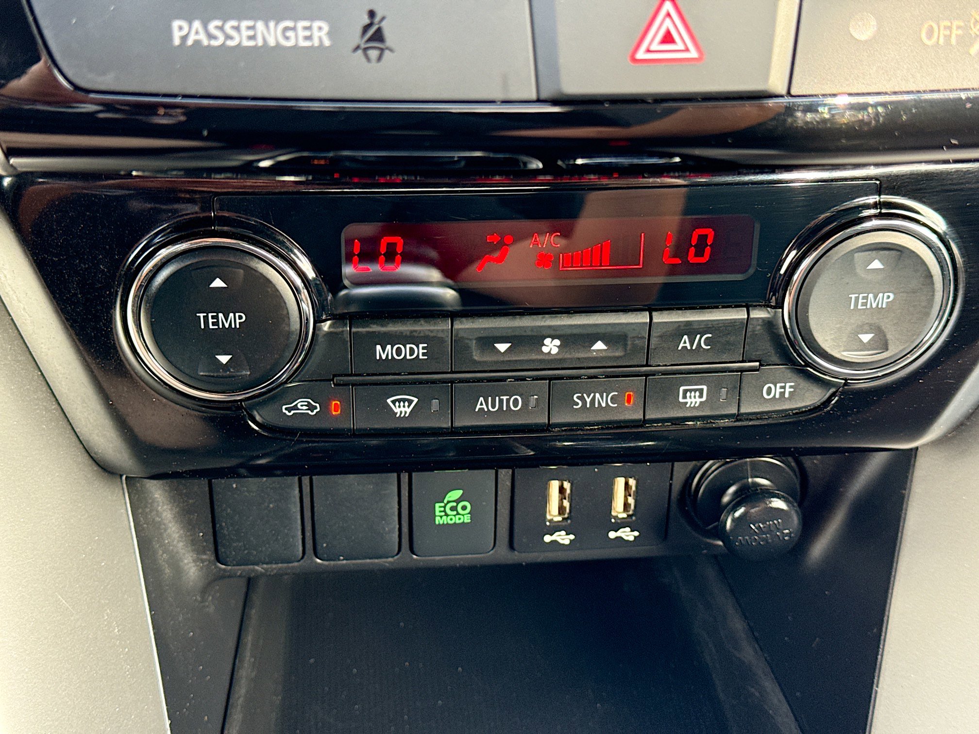 Used 2025 Mitsubishi Eclipse Cross Black Edition image 32