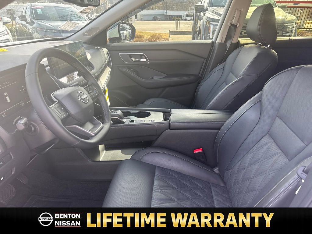 Certified 2025 Nissan Rogue Platinum w/ Platinum Premium Package image 11