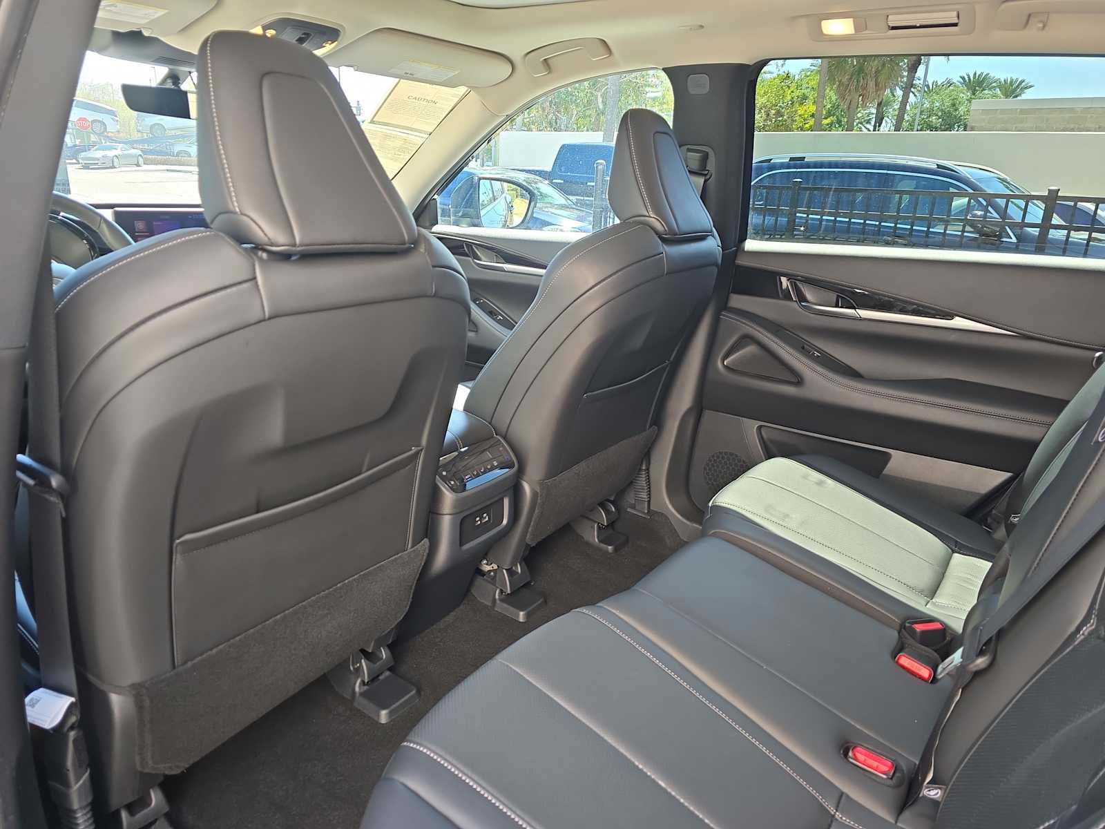 Used 2025 INFINITI QX60 Pure image 13