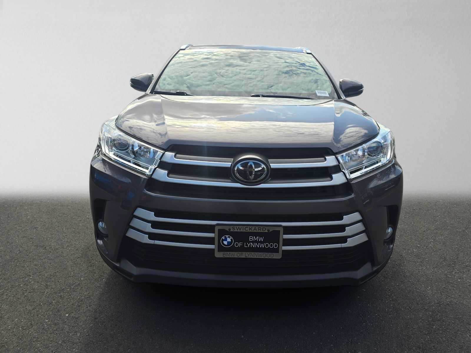 Used 2019 Toyota Highlander XLE AWD/4WD image 8