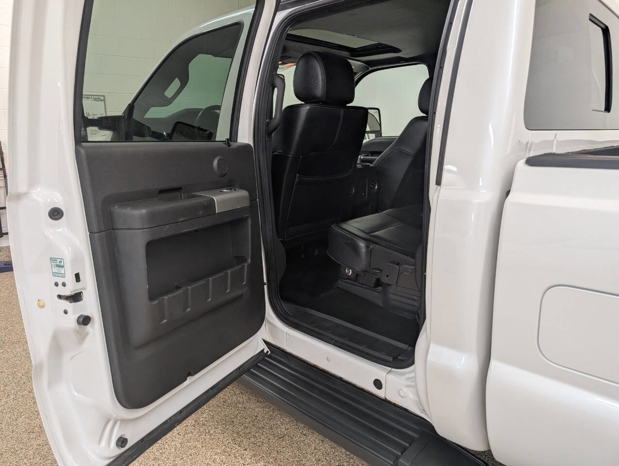 Used 2016 Ford F250 Lariat w/ Lariat Ultimate Package image 14