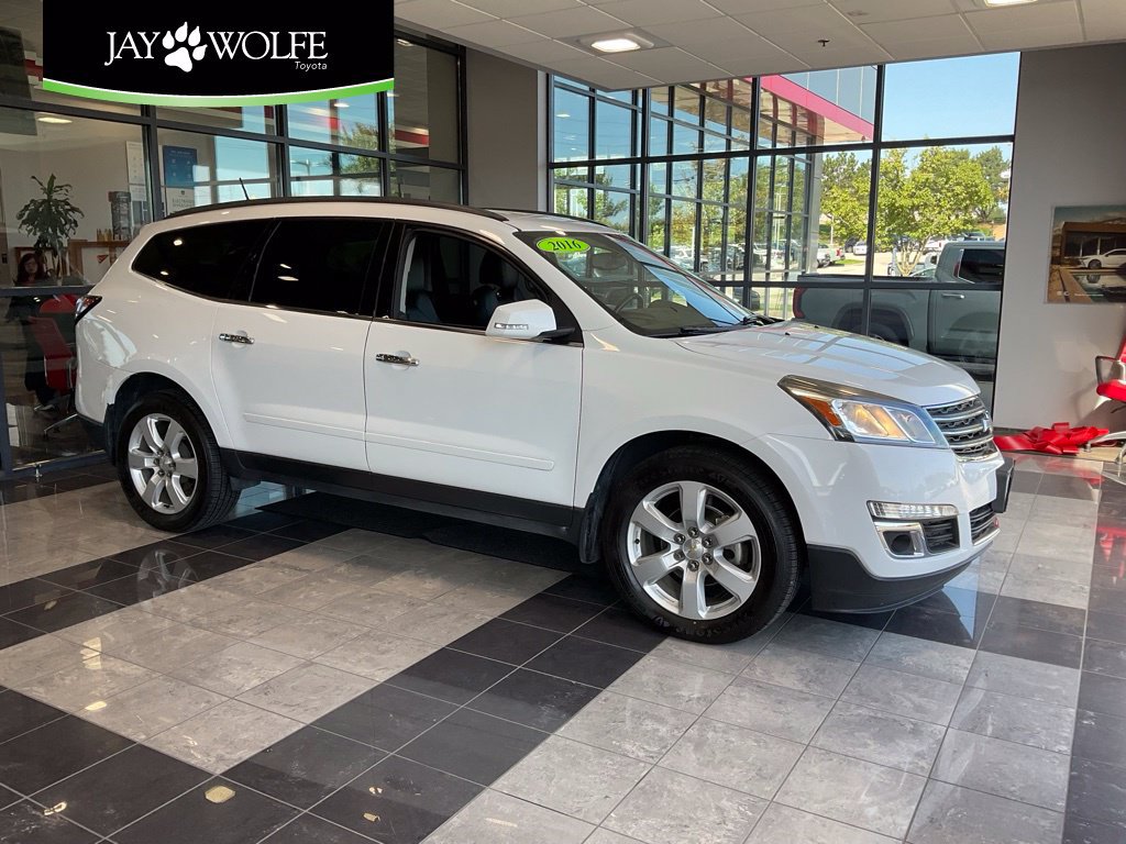 Used 2016 Chevrolet Traverse LT w/ Style and Technology Package AWD/4WD image 1
