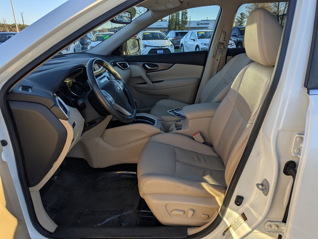 Used 2016 Nissan Rogue SL w/ SL Premium Package image 16