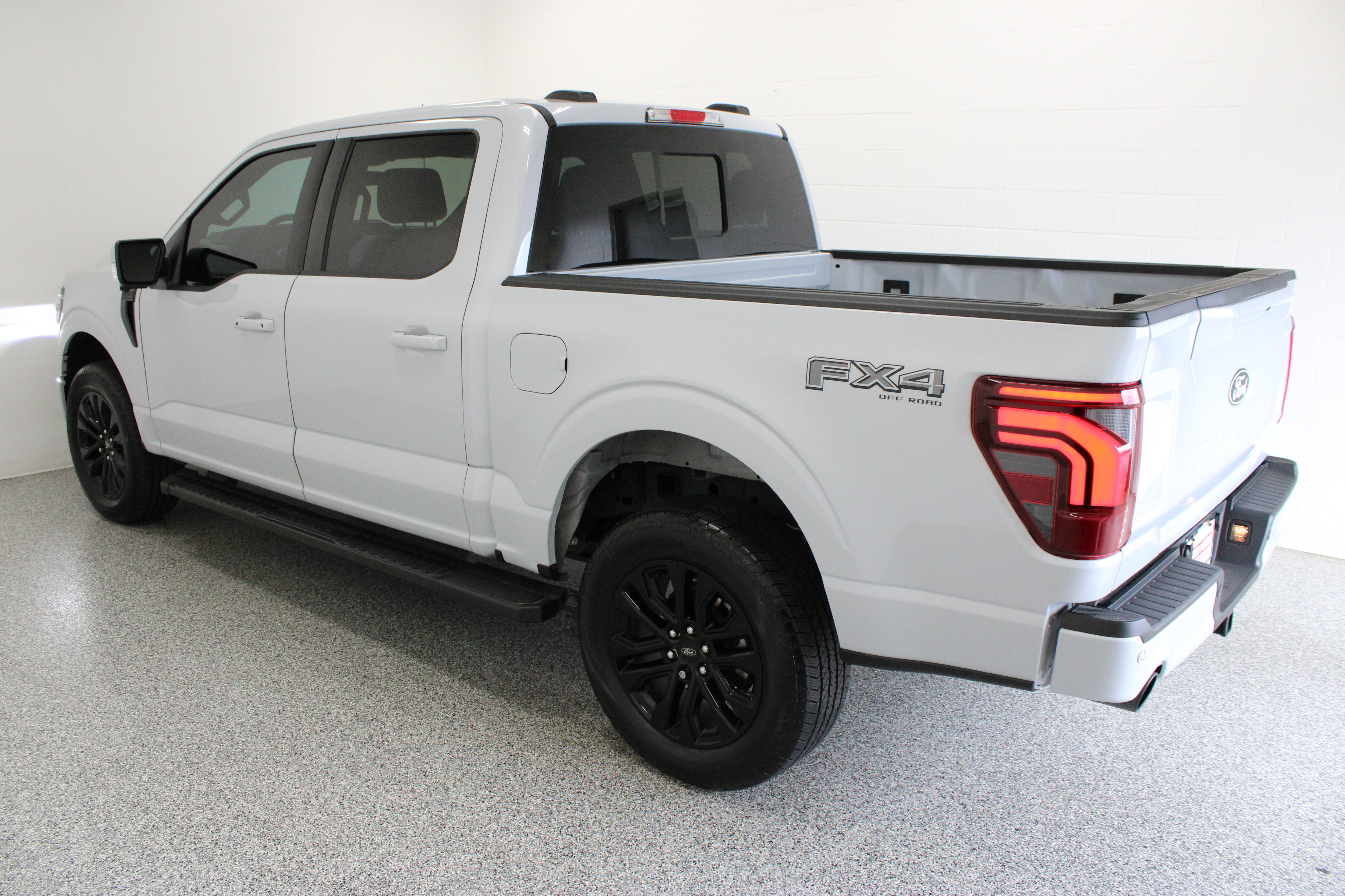 Used 2025 Ford F150 Lariat w/ Equipment Group 502A High AWD/4WD image 10