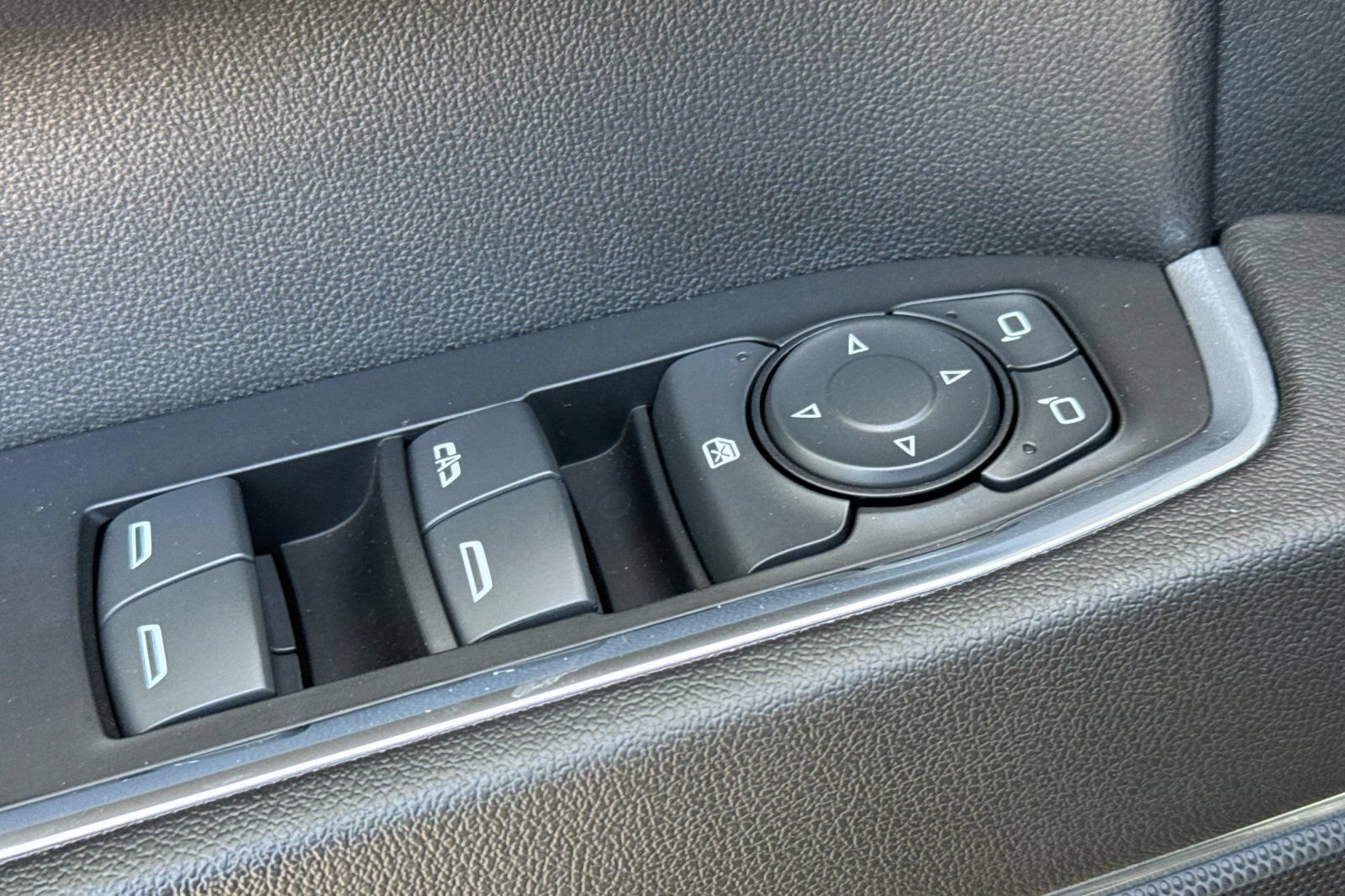Used 2023 Chevrolet Silverado 1500 RST AWD/4WD image 11