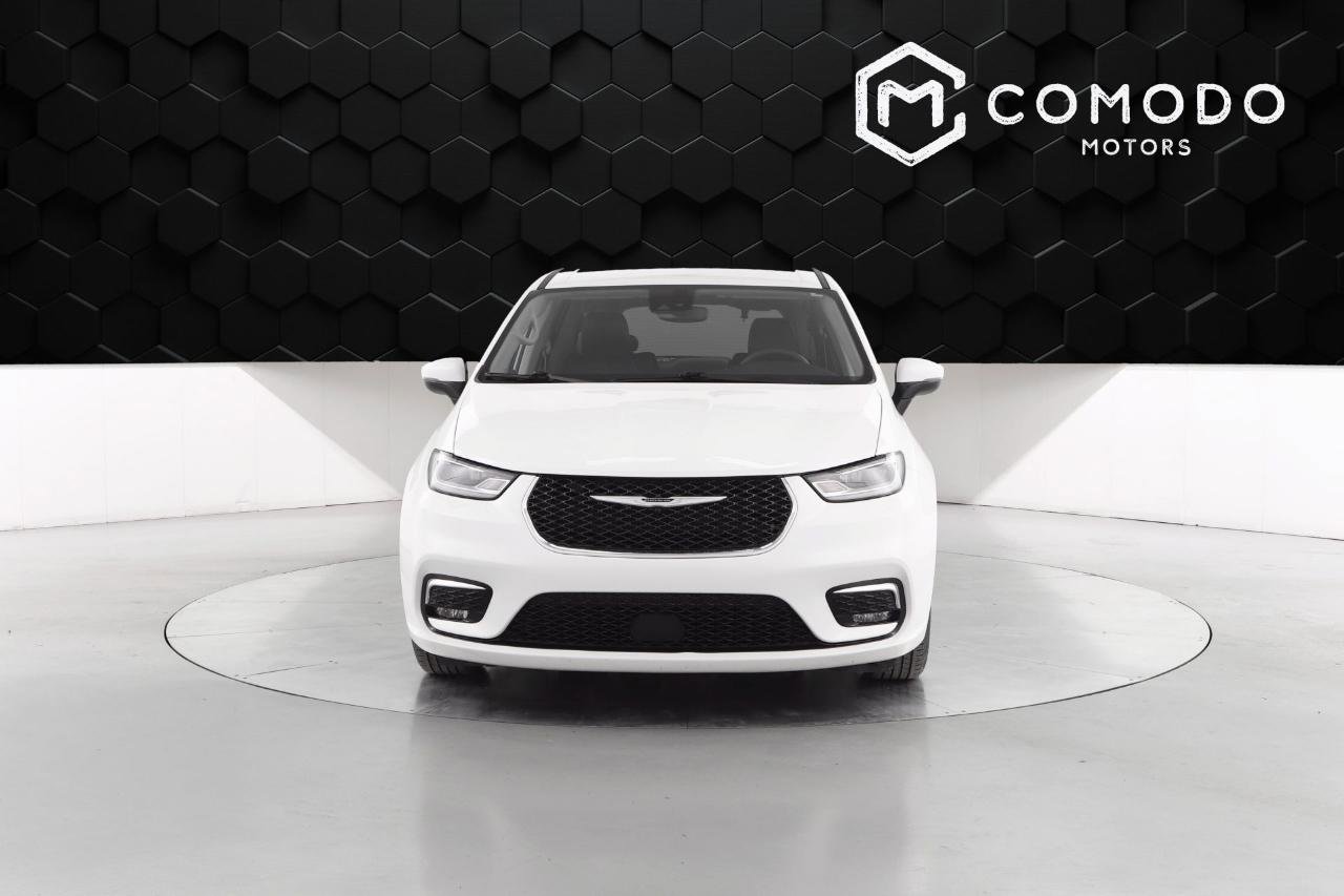 Used 2023 Chrysler Pacifica Touring-L image 8