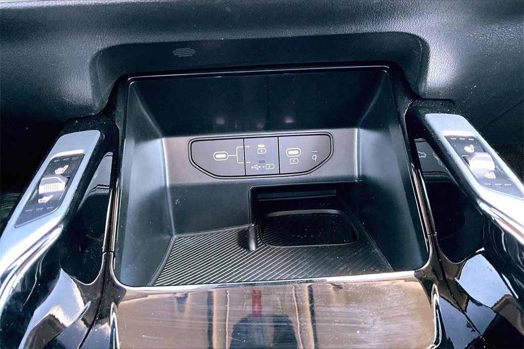 Used 2025 Kia Sorento SX image 24