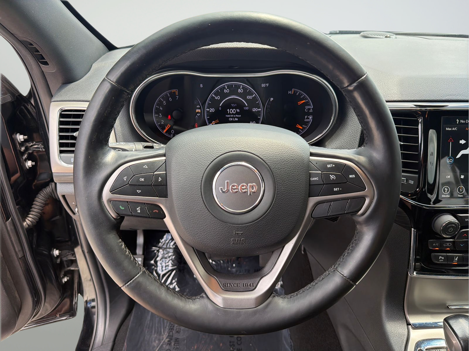 Used 2021 Jeep Grand Cherokee Laredo X RWD image 13