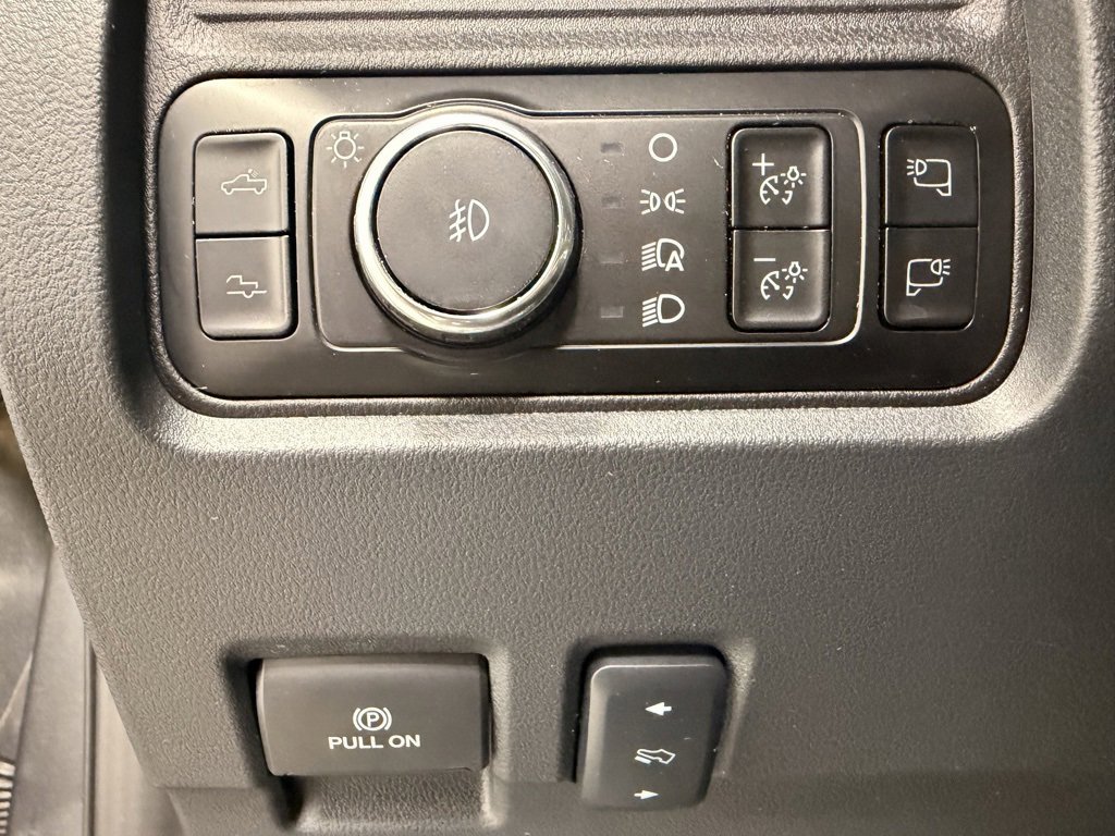 Used 2025 Ford F450 Platinum w/ FX4 Off-Road Package image 30