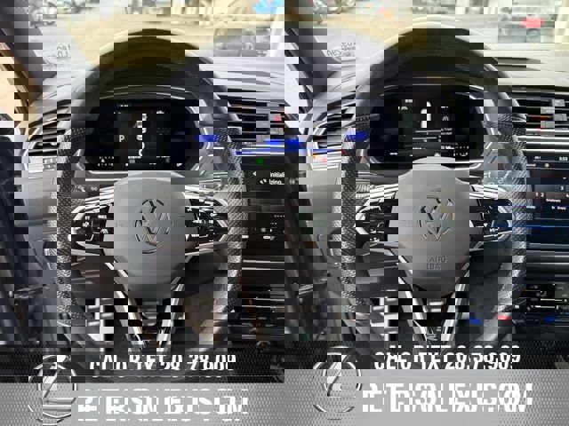 Used 2022 Volkswagen Tiguan SE R-Line image 24