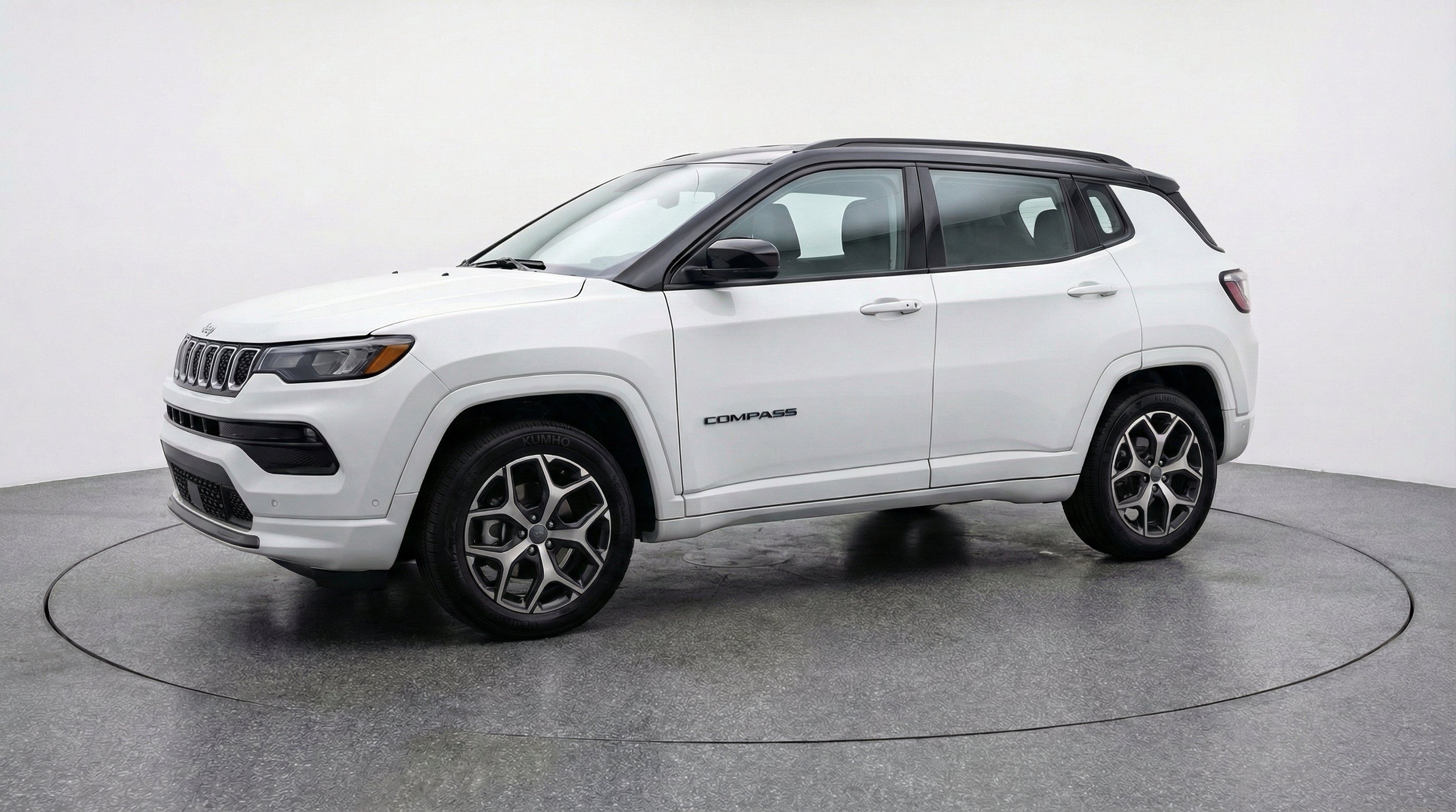 Used 2025 Jeep Compass Limited AWD/4WD image 3
