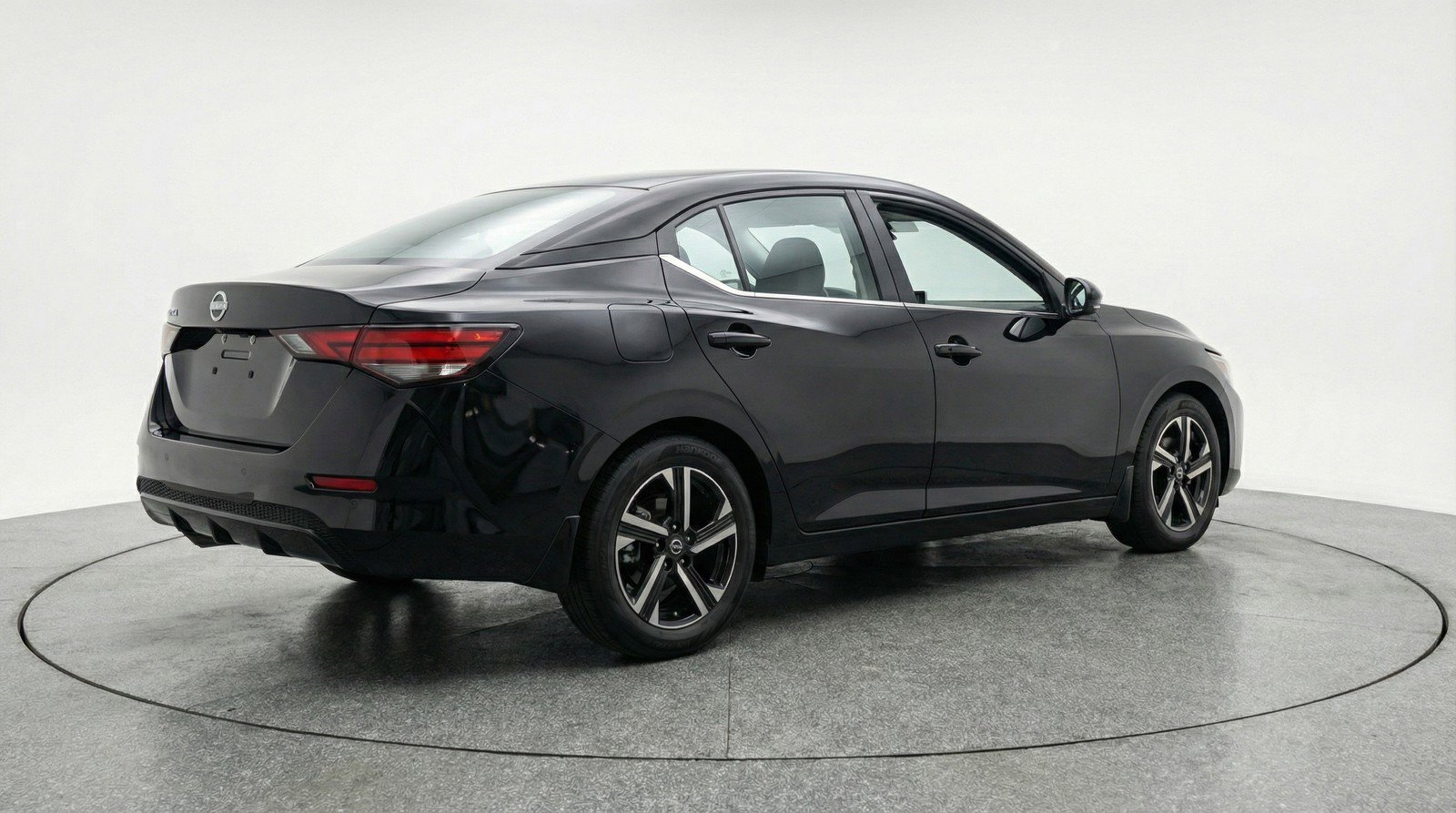 Used 2025 Nissan Sentra SV FWD image 9
