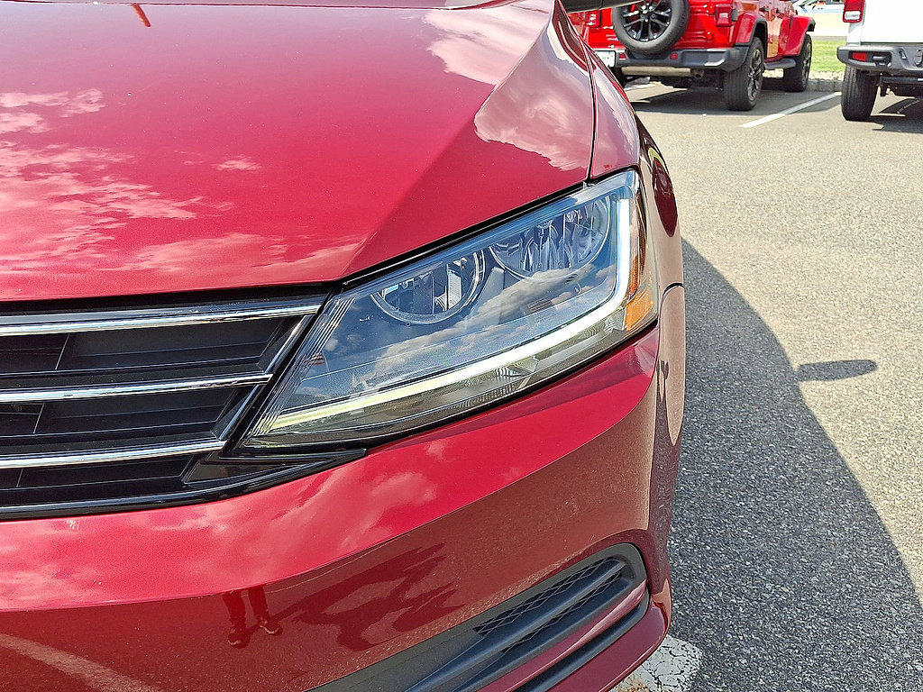 Used 2017 Volkswagen Jetta SE FWD image 34