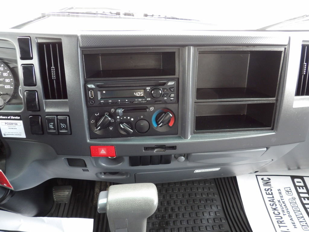 Used 2020 Isuzu NPR RWD image 22