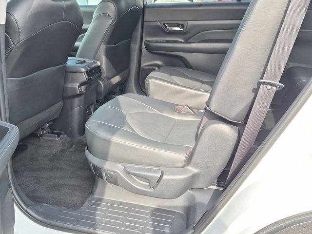 Certified 2024 Toyota Grand Highlander FWD image 16
