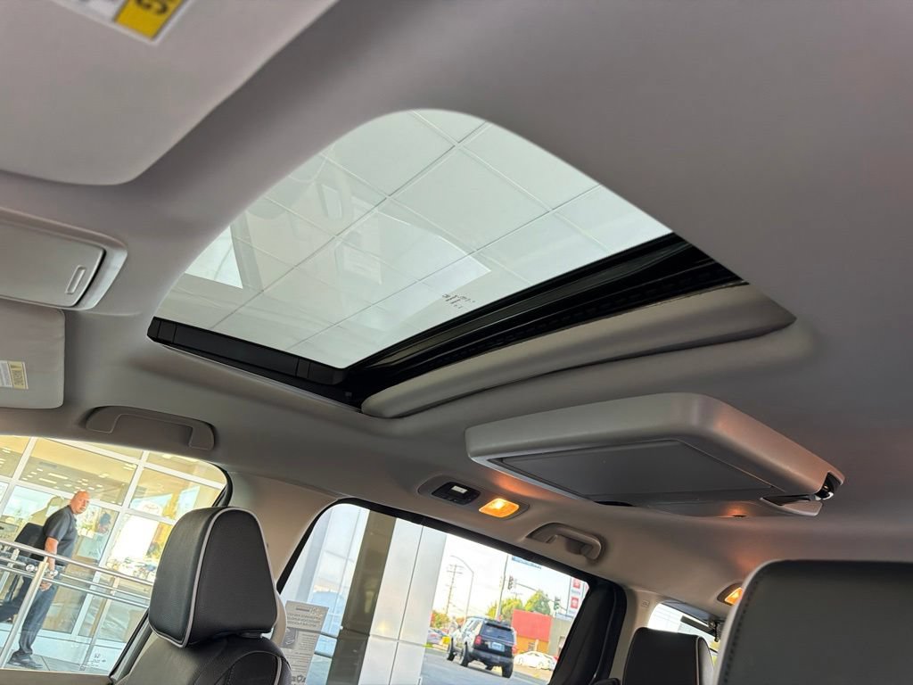 Used 2025 Honda Odyssey Touring image 23